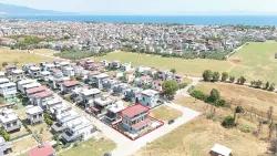 Для продажи Летний 3+1 в Cumhuriyet Seferihisar Doğanbey - 125 m²