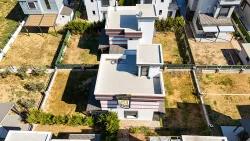 Для продажи Летний 3+1 в Cumhuriyet Seferihisar Doğanbey - 180 m²