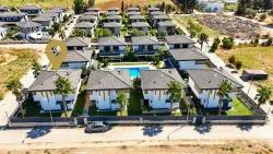 Для продажи Летний 3+1 в Cumhuriyet Seferihisar Doğanbey - 290 m²