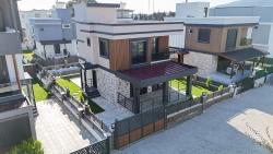 Для Продажи Семейный Дом 3+1 в Cumhuriyet Seferihisar Doğanbey - 300 m²