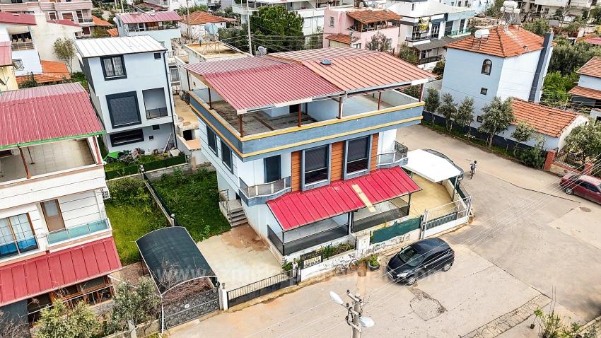 İzmir Seferihisar Payamlı Mahallesi’nde Merkezi Konumda 3+1 Bahçeli Villa