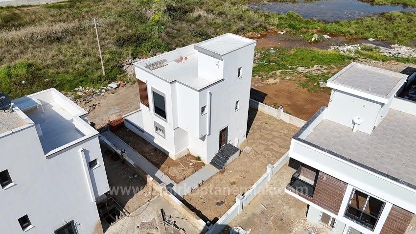 İzmir Seferihisar Cumhuriyet Mahallesi’nde Geniş Bahçeli Satılık 2+1 Müstakil Villa