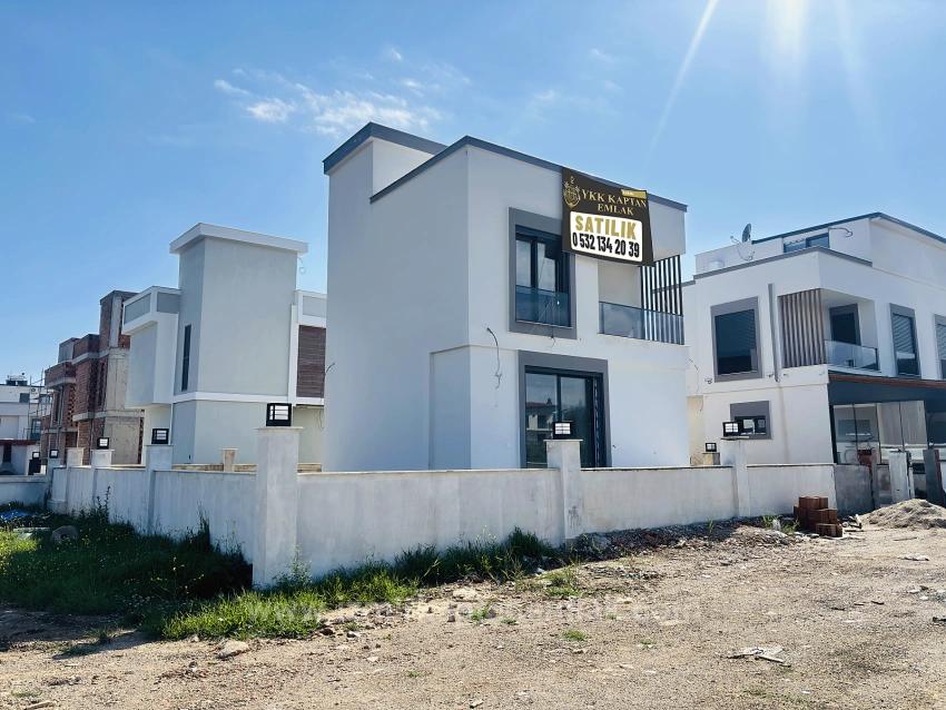 İzmir Seferihisar Cumhuriyet Mahallesi’nde Geniş Bahçeli Satılık 2+1 Müstakil Villa