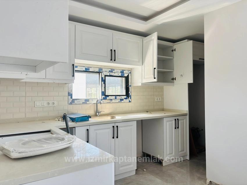 İzmir Seferihisar Cumhuriyet Mahallesi’nde Geniş Bahçeli Satılık 2+1 Müstakil Villa