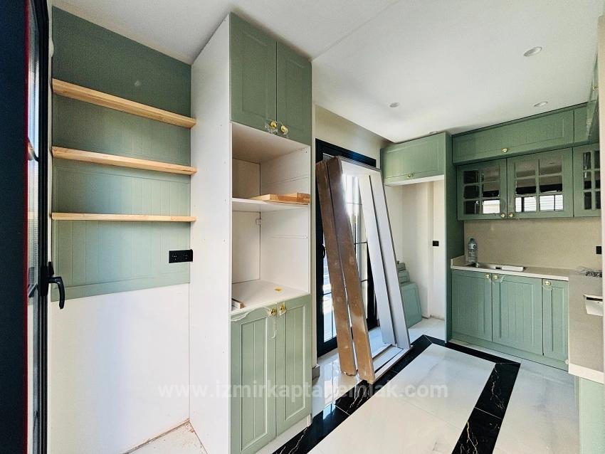 İzmir Menderes  Gümüldür Mahallesi’nde Denize 100M Akıllı Ev Sistemli Havuzlu 3+1 Müstakil