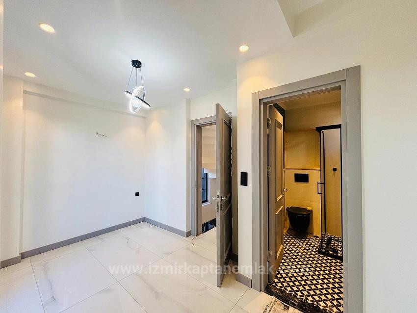 Menderes Gümüldür Gümüldür Cumhuriyet Mah. Satılık 3+1 Yazlık - 237 m²