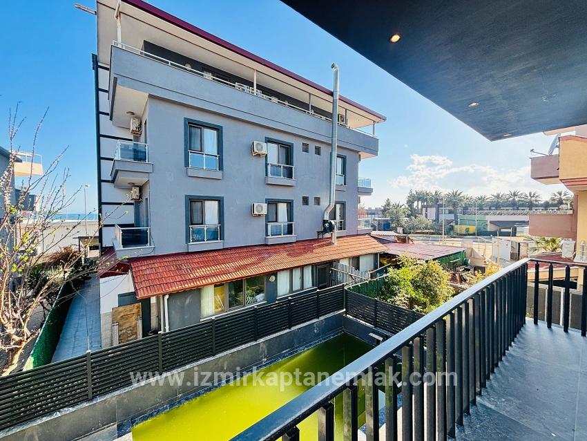 Menderes Gümüldür Gümüldür Cumhuriyet Mah. Satılık 3+1 Yazlık - 237 m²