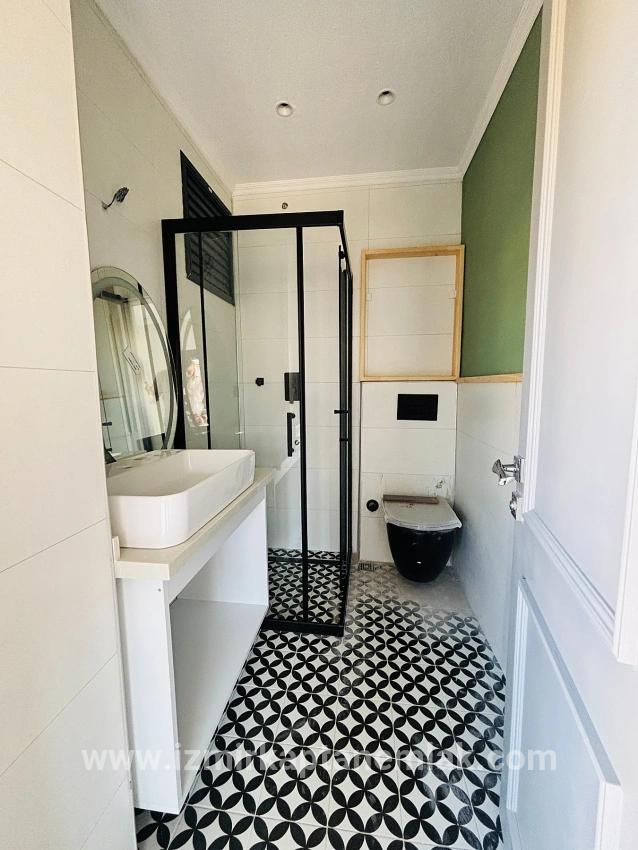 Menderes Gümüldür Gümüldür Cumhuriyet Mah. Satılık 3+1 Yazlık - 237 m²