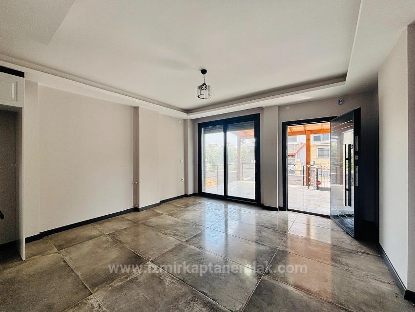  Izmir Seferihisar Cumhuriyet Mahallesi’nde 2+1 Dubleks Villa