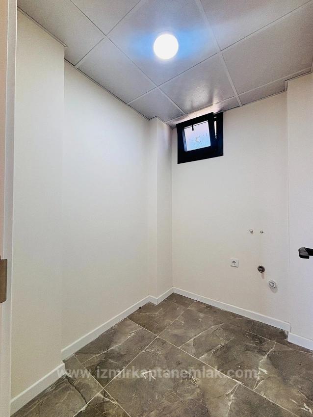 İzmir Seferihisar Akarca’da Deniz Manzaralı Havuzlu 5+1 Müstakil Tripleks Yazlık Villa