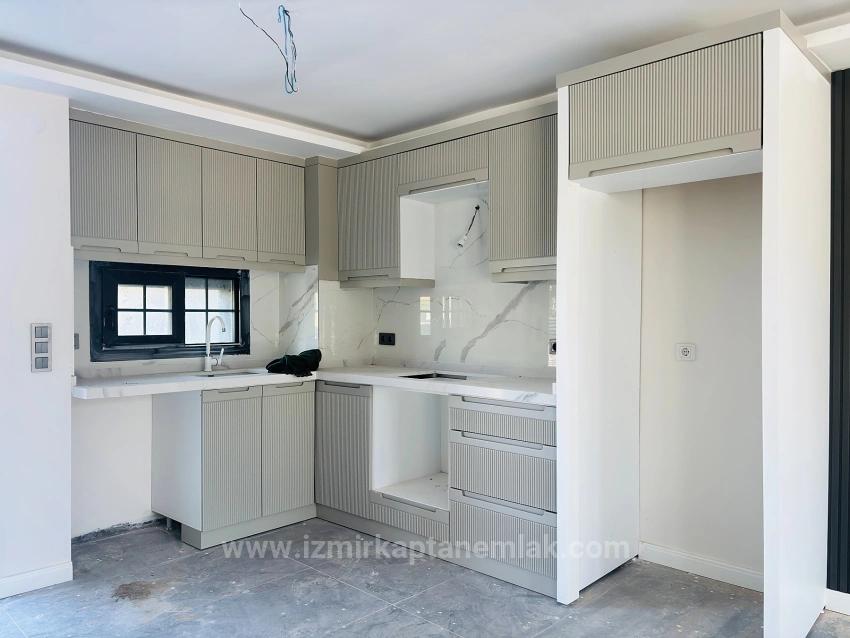 İzmir Seferihisar Cumhuriyet Mahallesi’nde 3+1 Havuzlu Satılık Müstakil Villa