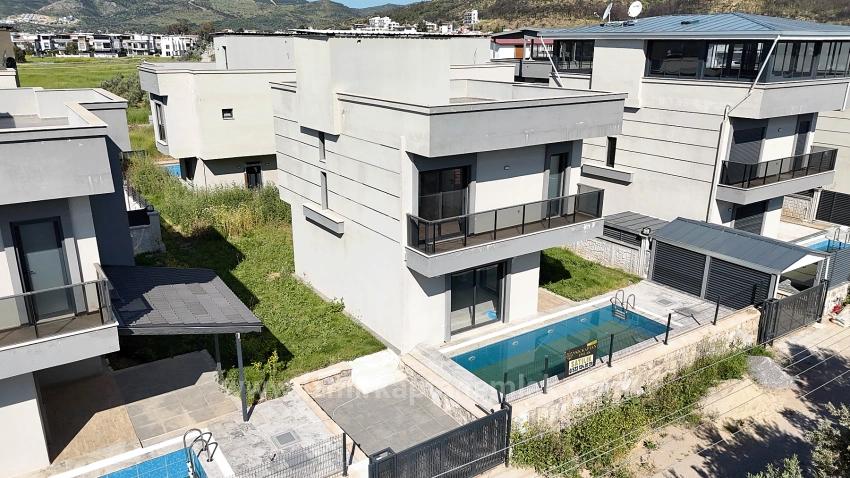 İzmir Seferihisar Cumhuriyet Mahallesi’nde 3+1 Havuzlu Satılık Müstakil Villa