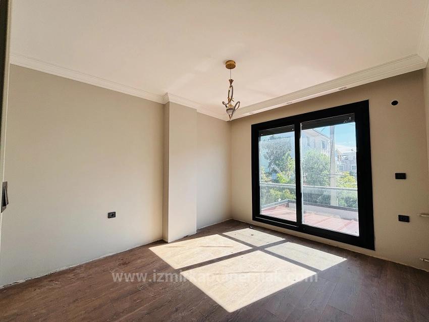 İzmir Seferihisar Payamlı Mahallesi’nde Denize 300M 3+1 Satılık İkiz Villa