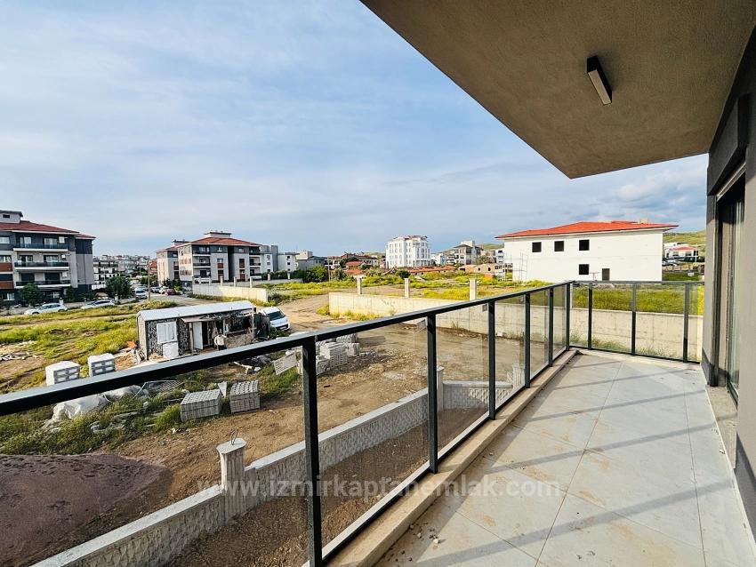 İzmir Seferihisar Çolak İbrahim Bey Mahallesi’nde 2+1 Kiralık Ara Kat Daire