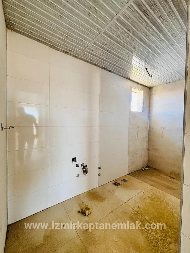 Seferihisar Doğanbey Cumhuriyet Mah. Satılık 5+1 Yazlık - 145 m²