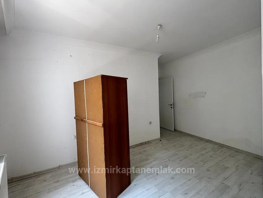 İzmir Seferihisar Hıdırlık Mahallesi’nde 2+1 Otoparklı 1. Kat Kiralık Daire