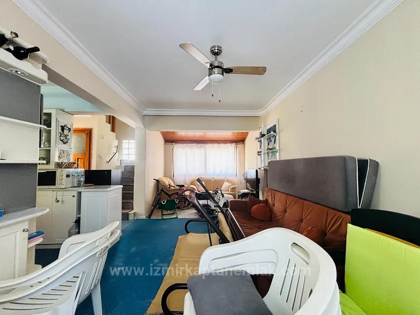 İzmir Seferihisar Cumhuriyet Mahallesi’nde 3+1 Bahçeli Villa