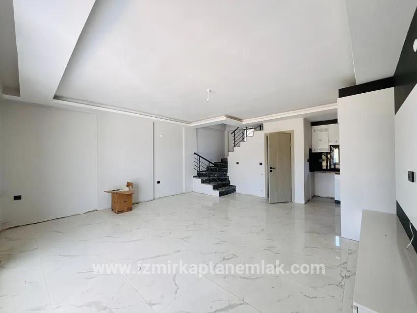 Seferihisar Doğanbey Cumhuriyet Mah. Satılık 3+1 Yazlık - 125 m²