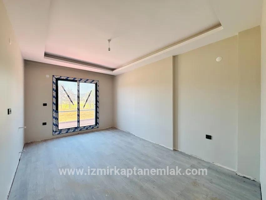 Seferihisar Doğanbey Cumhuriyet Mah. Satılık 3+1 Yazlık - 125 m²