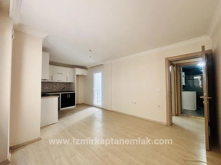 İzmir Seferihisar Çolak İbrahim Bey Mahallesi’nde 2+1 1. kat kiralık daire