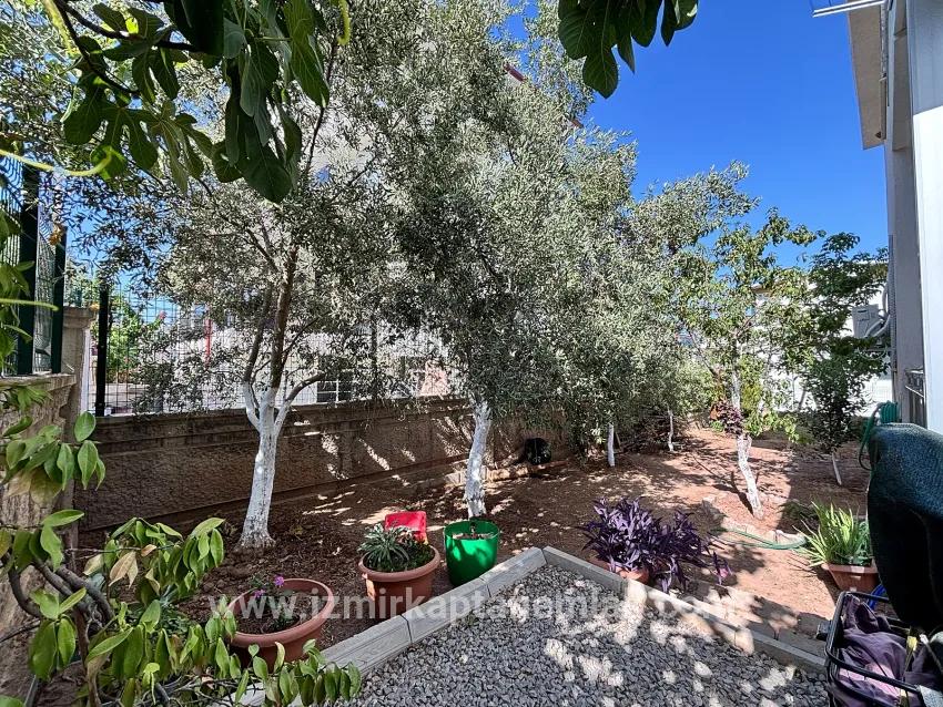 İzmir Seferihisar Cumhuriyet Mahallesi’nde 310 m² İçerisinde satılık 3+1 dubleks villa
