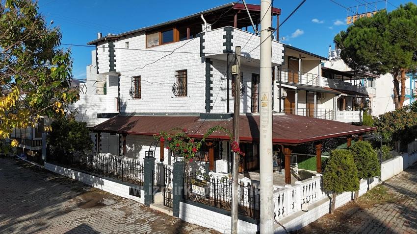 Seferihisar Bengiler’de Deniz Tarafında 4+1 Müstakil Tripleks Yazlık Villa