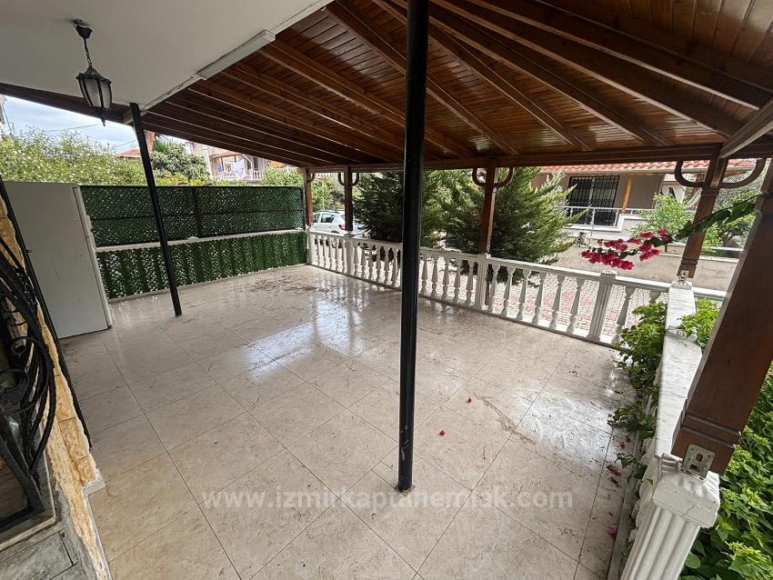 Seferihisar Bengiler’de Deniz Tarafında 4+1 Müstakil Tripleks Yazlık Villa