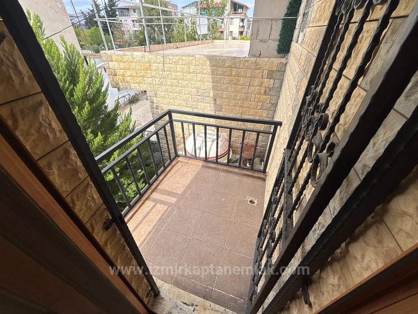 Seferihisar Bengiler’de Deniz Tarafında 4+1 Müstakil Tripleks Yazlık Villa