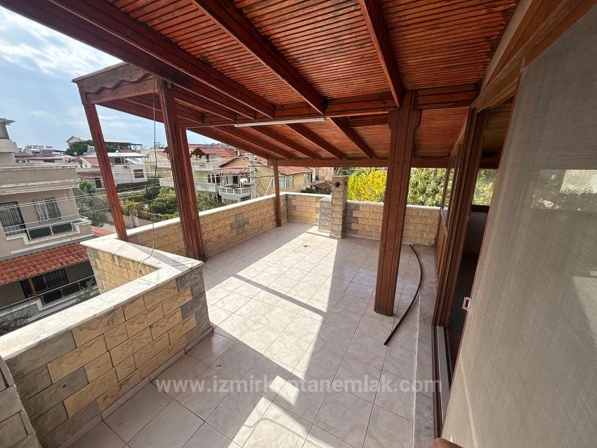 Seferihisar Bengiler’de Deniz Tarafında 4+1 Müstakil Tripleks Yazlık Villa