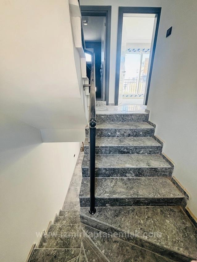 Doğanbey Atatürk Mahallesi Deniz Manzaralı Bahçeli Satılık 3+1 Villa