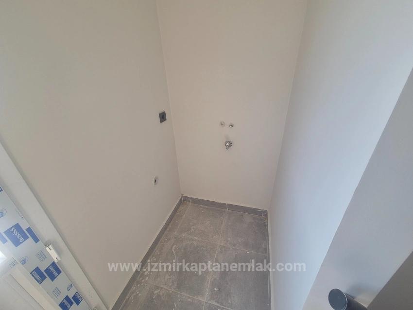 Doğanbey Atatürk Mahallesi Deniz Manzaralı Bahçeli Satılık 3+1 Villa