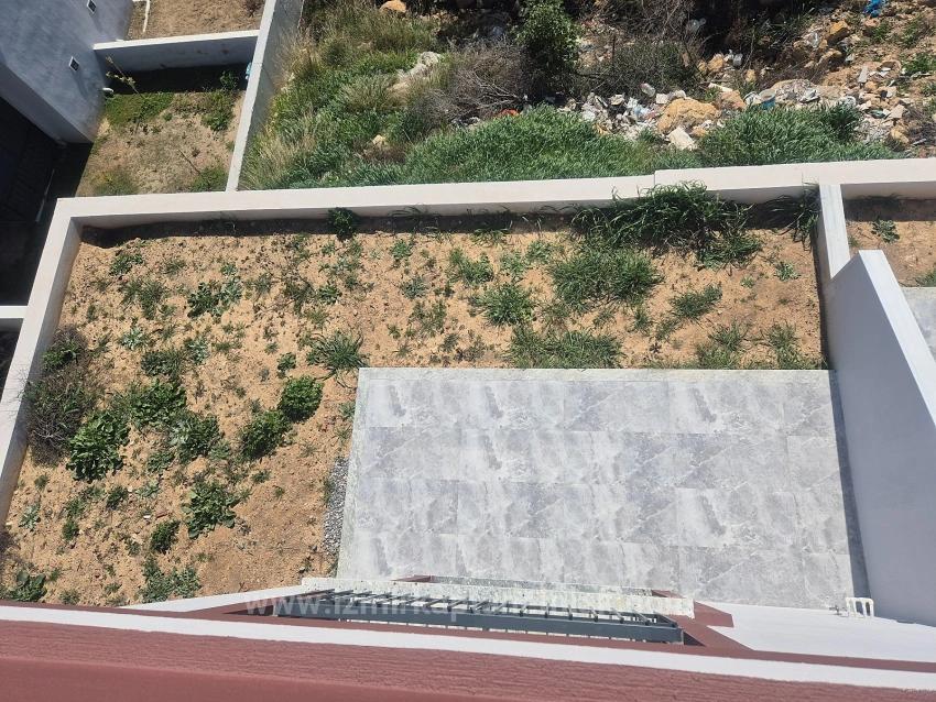 Doğanbey Atatürk Mahallesi Deniz Manzaralı Bahçeli Satılık 3+1 Villa