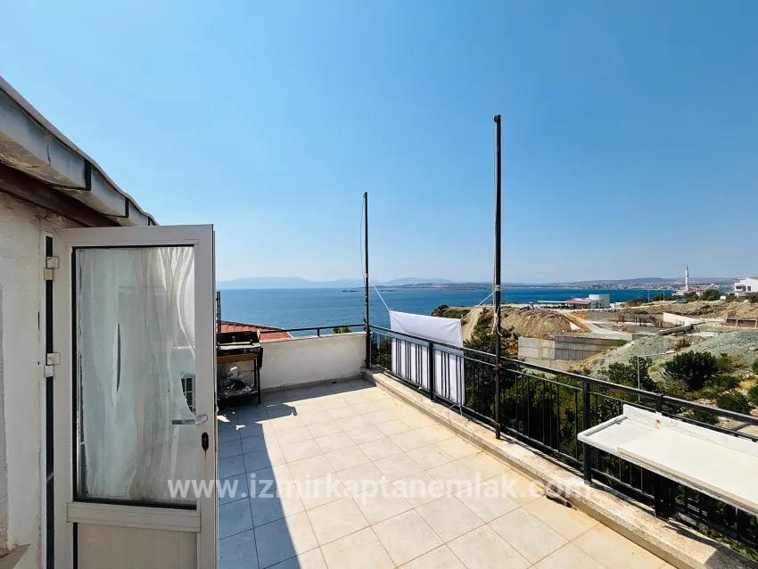İzmir Seferihisar Tepecik Güneşli Kent Sitesi’nde full deniz manzaralı 4+2 satılık villa