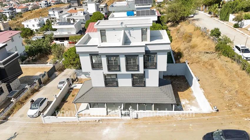 Seferihisar Tepecik Mah. Satılık 3+1 Yazlık - 144 m²