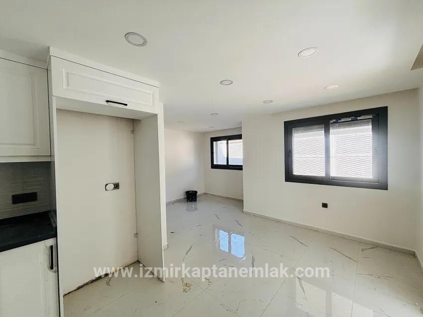 Seferihisar Tepecik Mah. Satılık 3+1 Yazlık - 144 m²