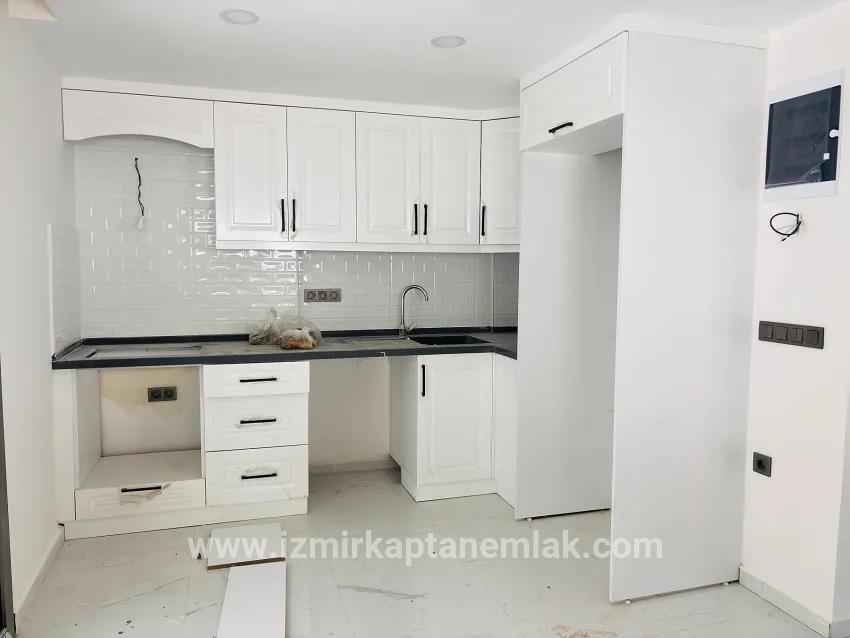 Seferihisar Tepecik Mah. Satılık 3+1 Yazlık - 144 m²