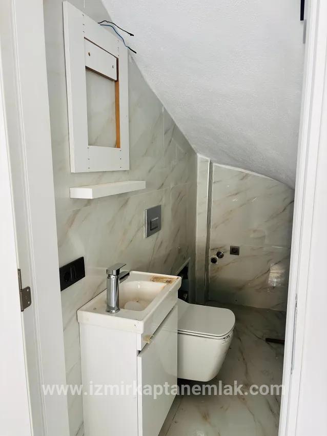 Seferihisar Tepecik Mah. Satılık 3+1 Yazlık - 144 m²