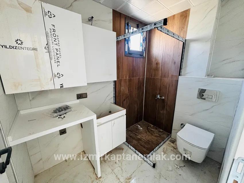 Seferihisar Tepecik Mah. Satılık 3+1 Yazlık - 144 m²