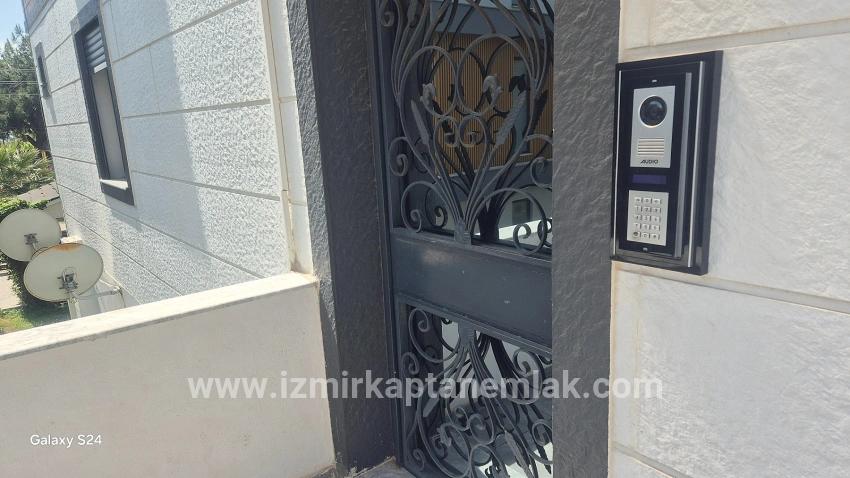 Seferihisar Doğanbey Payamlı Mah. Satılık Müstakil İşyeri - 220 m²