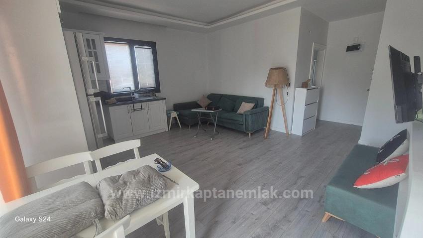 Ürkmez'in En İşlek Yerinde Geniş Satılık Kupon Dükkan