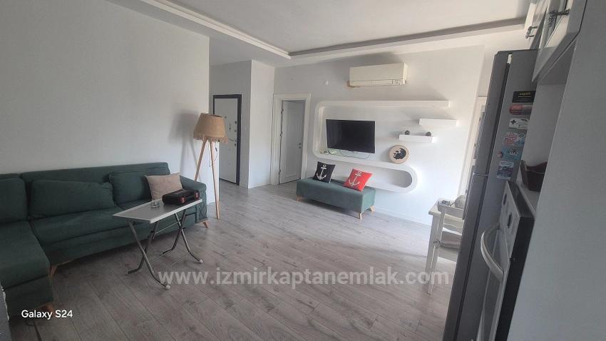 Ürkmez'in En İşlek Yerinde Geniş Satılık Kupon Dükkan