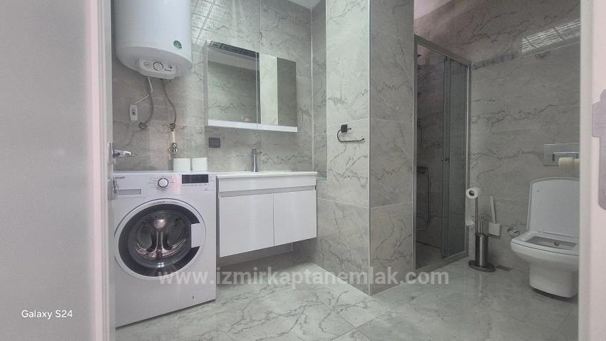 Ürkmez'in En İşlek Yerinde Geniş Satılık Kupon Dükkan