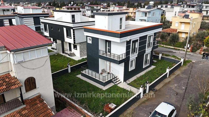 İzmir Seferihisar Doğanbey'de 300M2 Bağımsız Müstakil Sıfır Satılık 3+1 Villa