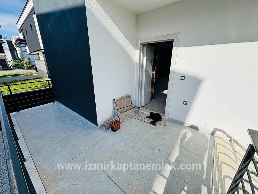 Seferihisar Doğanbey Cumhuriyet Mah. Satılık 3+1 Yazlık - 165 m²