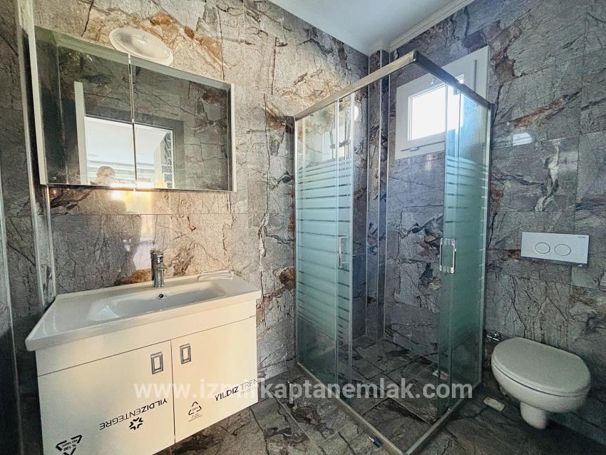 Seferihisar Doğanbey Cumhuriyet Mah. Satılık 3+1 Yazlık - 165 m²