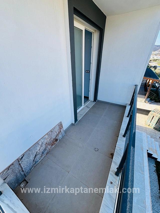 Seferihisar Doğanbey Cumhuriyet Mah. Satılık 3+1 Yazlık - 165 m²