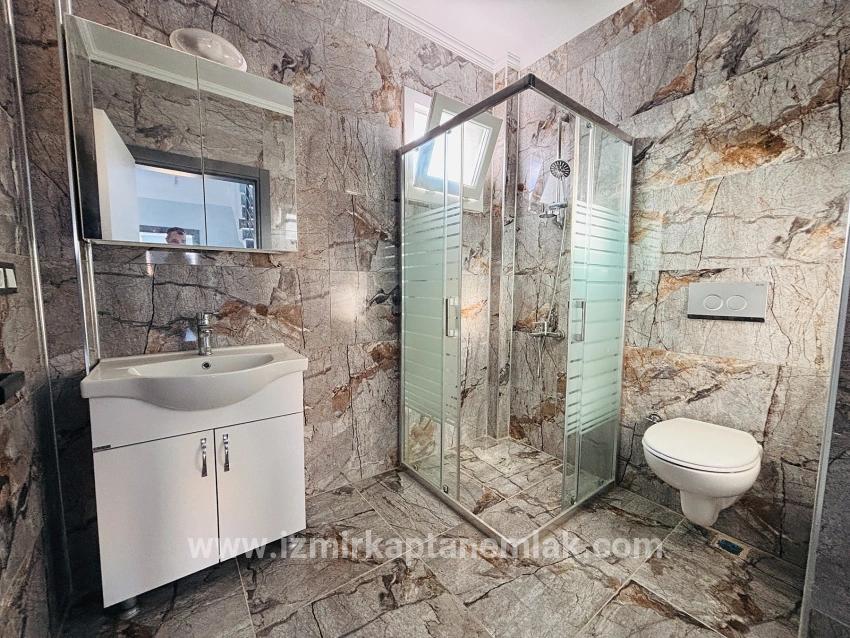 Seferihisar Doğanbey Cumhuriyet Mah. Satılık 3+1 Yazlık - 165 m²
