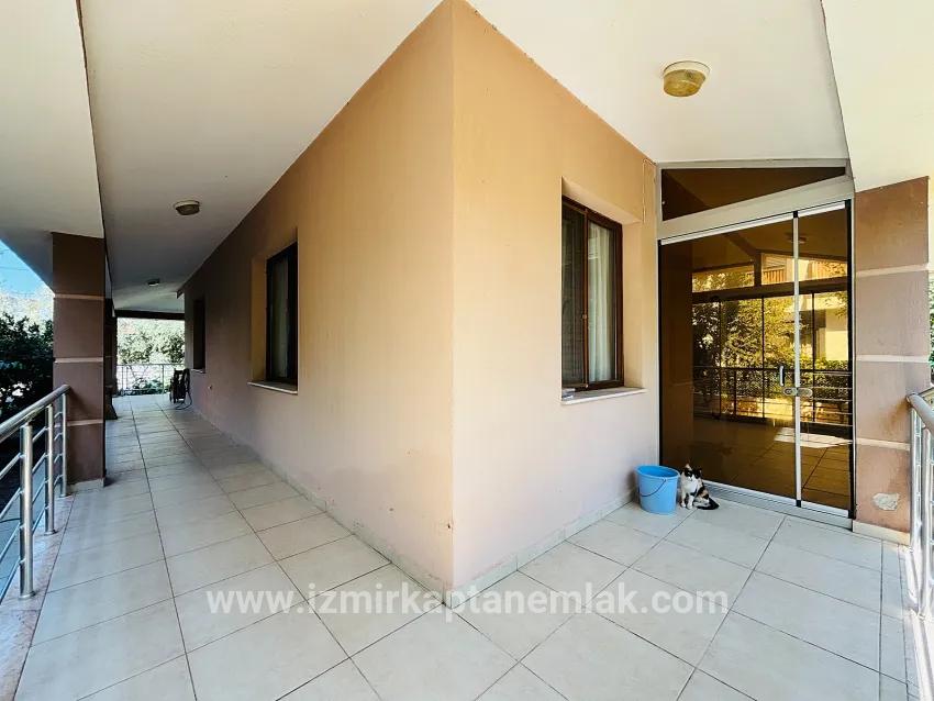 Seferihisar Doğanbey Cumhuriyet Mah. Satılık 4+1 Yazlık - 160 m²