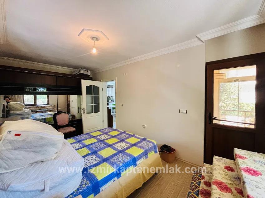 Seferihisar Doğanbey Cumhuriyet Mah. Satılık 4+1 Yazlık - 160 m²