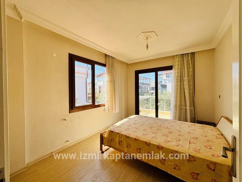 Seferihisar Doğanbey Cumhuriyet Mah. Satılık 4+1 Yazlık - 160 m²